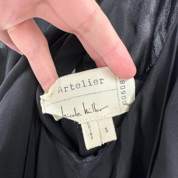 Artelier Nicole Miller Black Cold Shoulder Silk Blouse - Picture 2 of 12